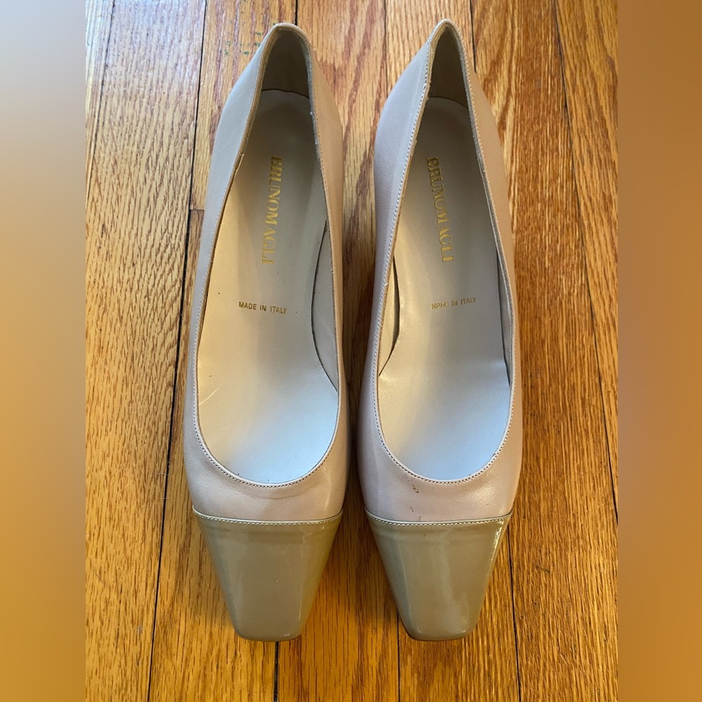 Bruno Magli Beige Patent Kitten Heels, size 39.5